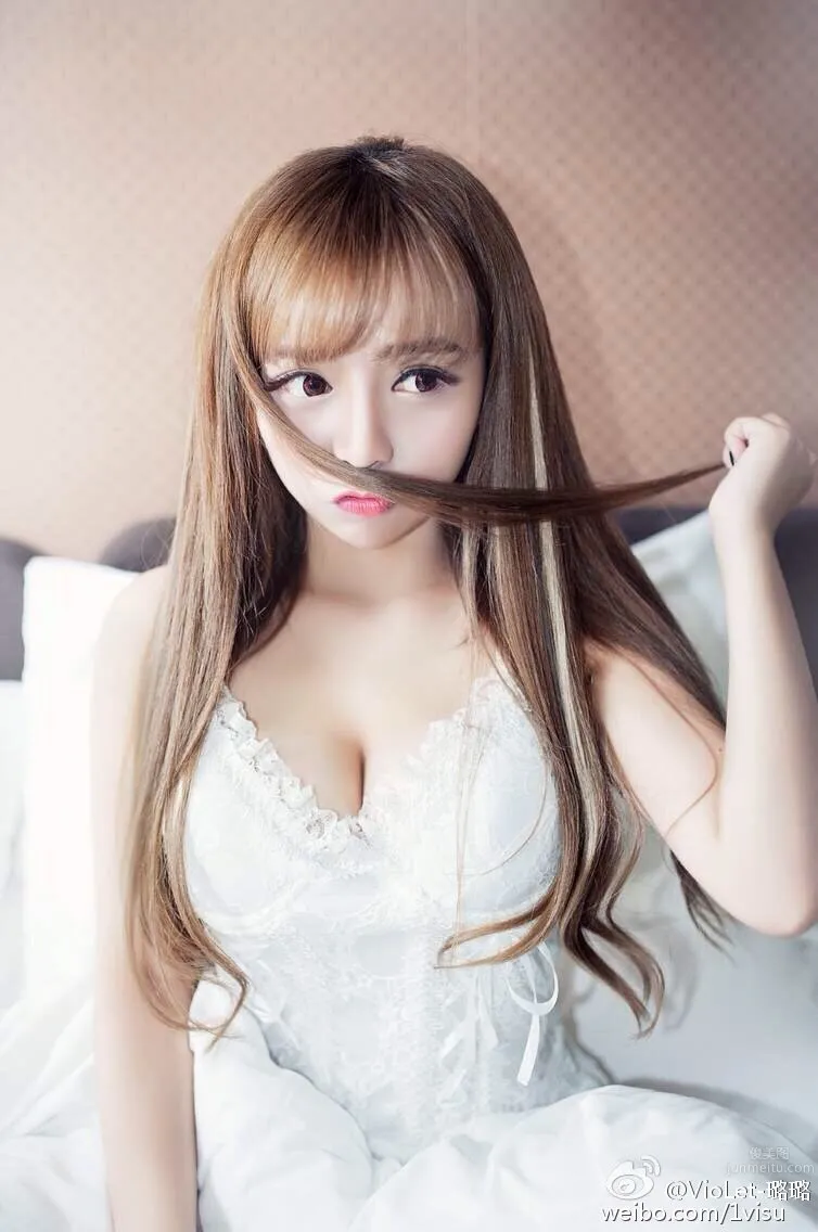 VioLet-璐璐- 可爱美少女私房照_0