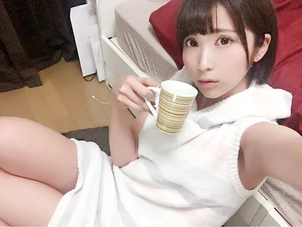 桐生美希- 短發美人私房照 8