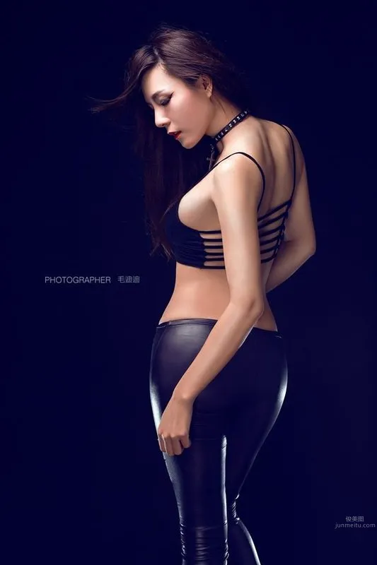 林思嘉Revy- 好美豔的高挑性感車模 20