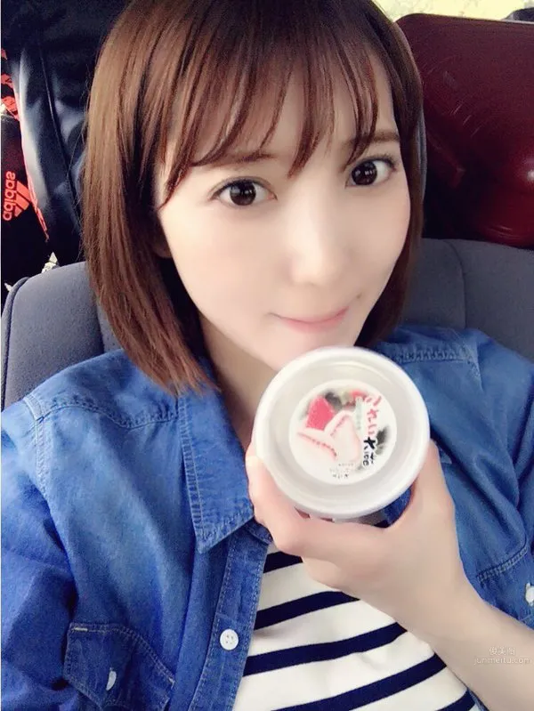 堀みづき- 短发美人迷人生活照_11