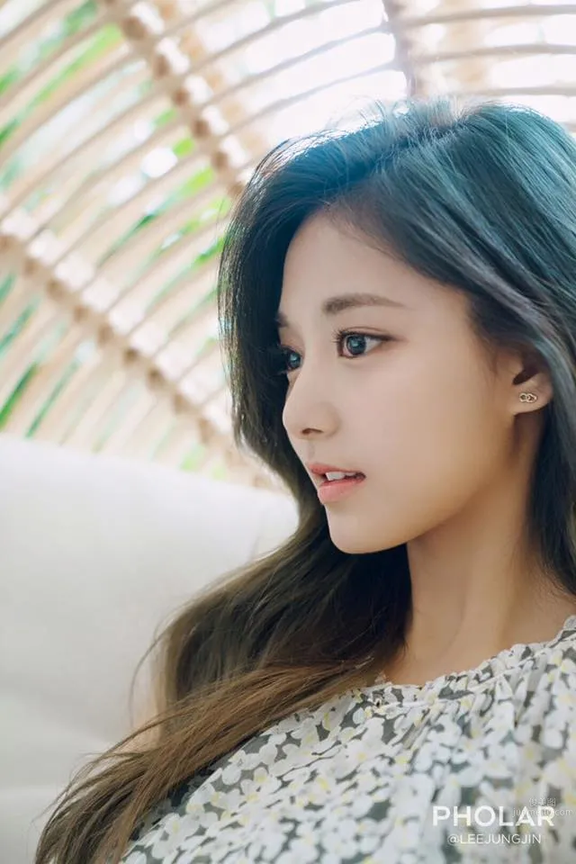 周子瑜- 《TWICE》周子瑜17歲了！青春寫真美圖賞 4