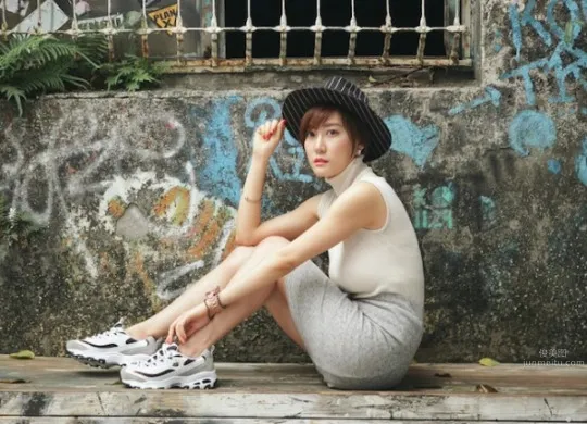 鄭詩璇- 超正實踐畢業季表特月曆美女 7