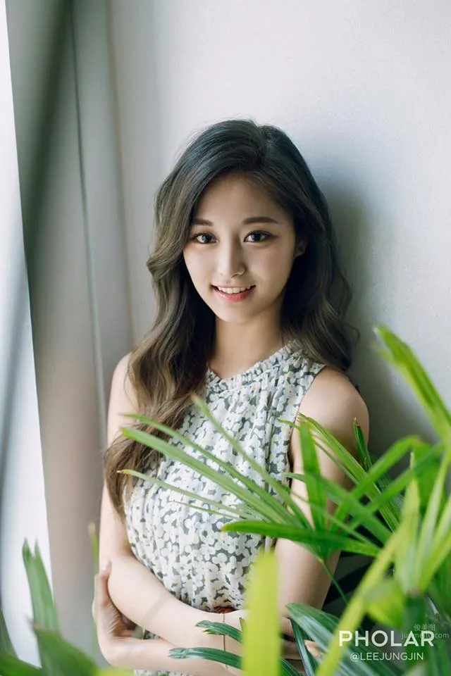 周子瑜- 《TWICE》周子瑜17歲了！青春寫真美圖賞 1