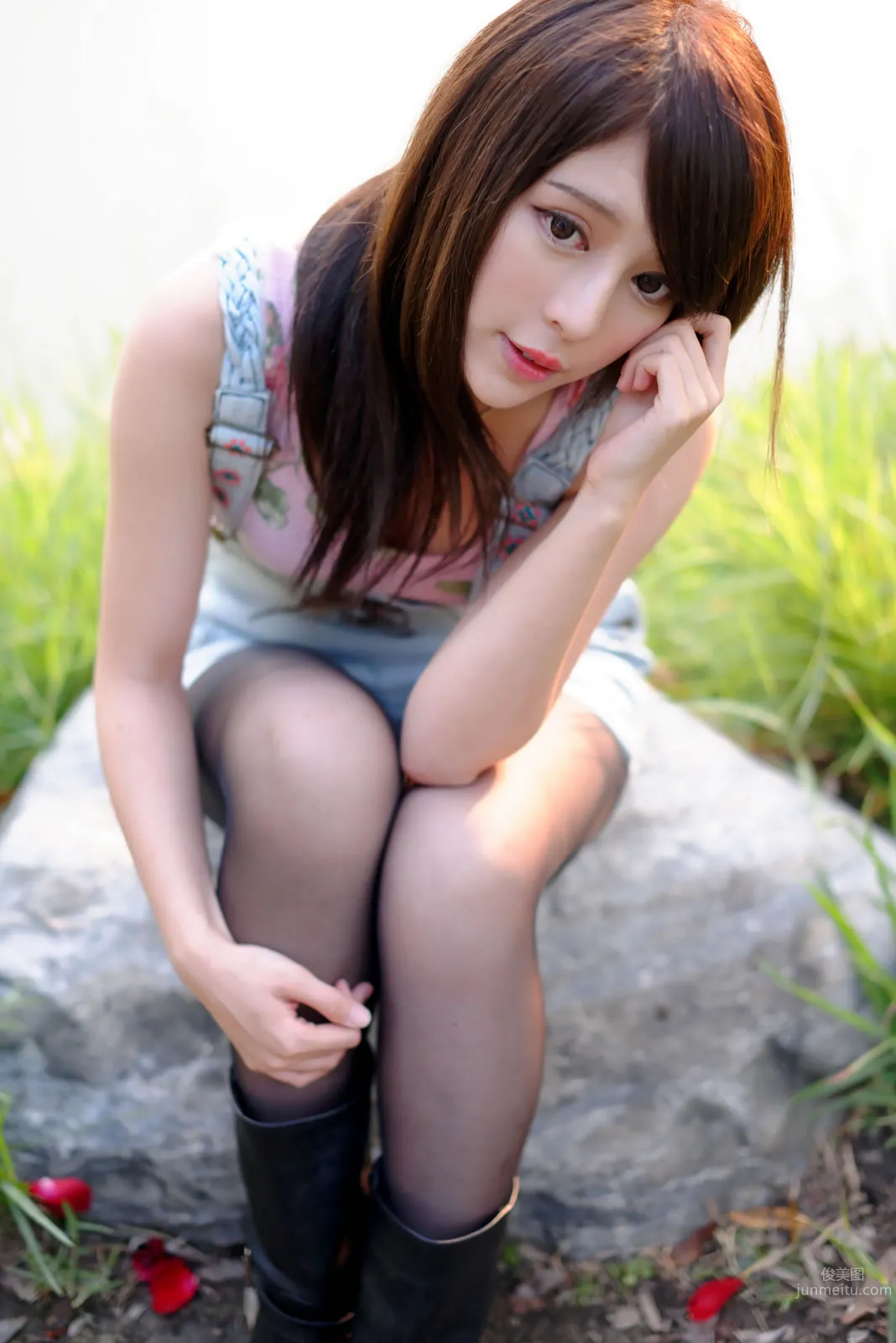 超跑女神大眼正妹张齐郡JULIE踏青外拍_99