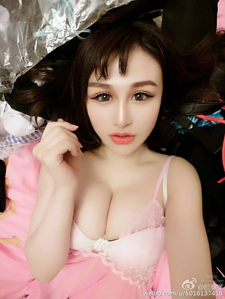 顔愛澤- 好胸妹微博私房照 11