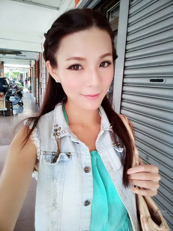 林思嘉Revy- 好美豔的高挑性感車模 11