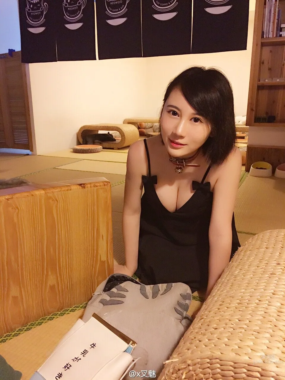 x叉魅- 大胸妹微博私房照 9