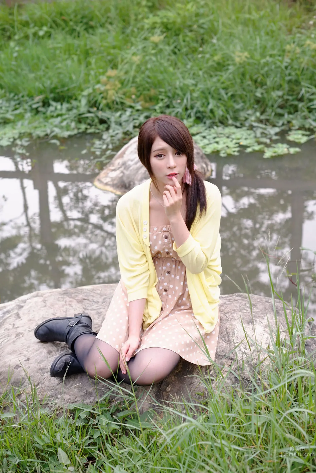 超跑女神大眼正妹张齐郡JULIE踏青外拍_114