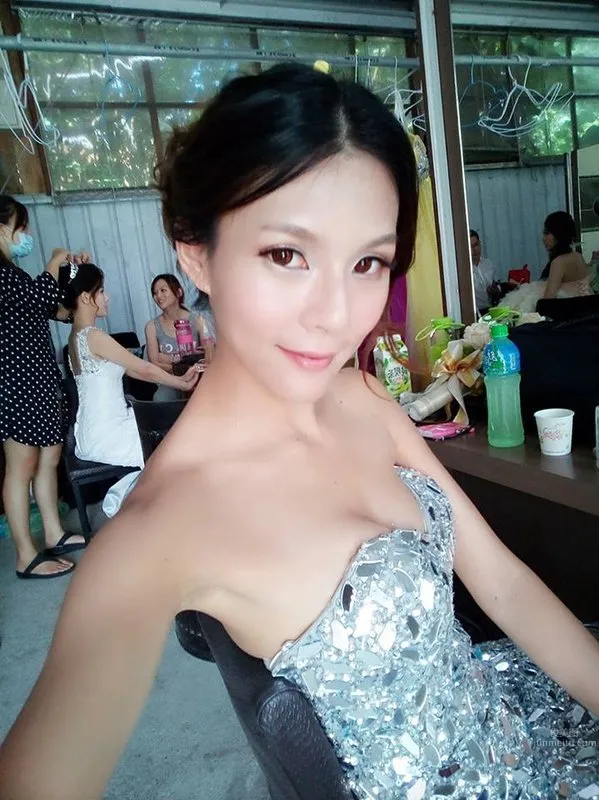 林思嘉Revy- 好美豔的高挑性感車模 8