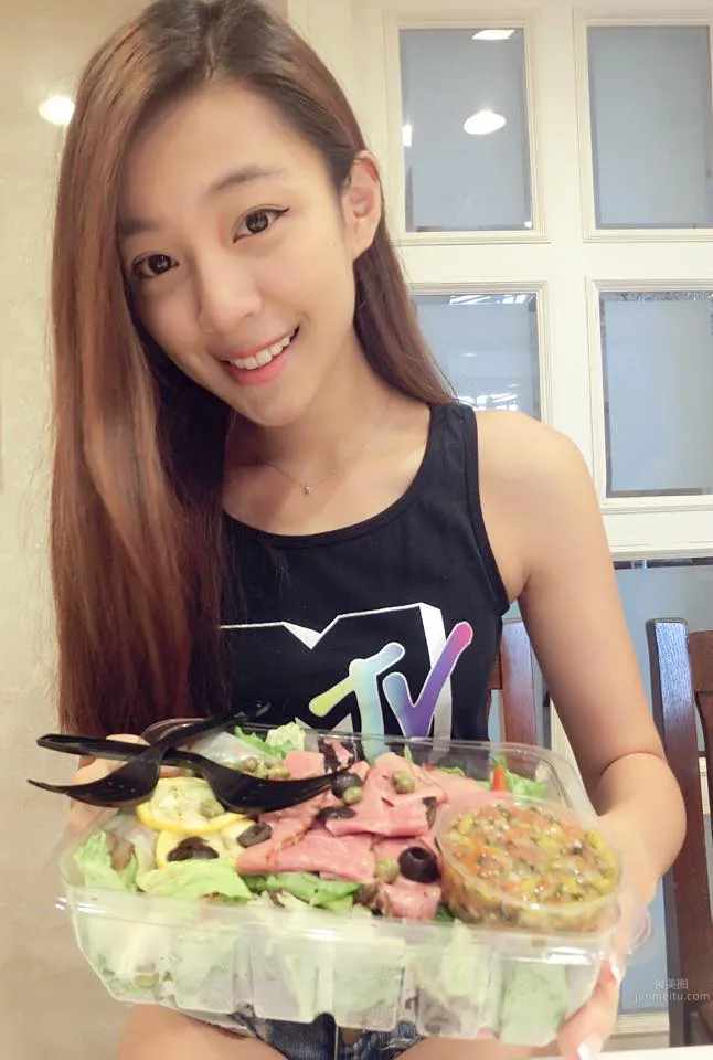 費子玹- 9頭身的美人如此有親近感 7