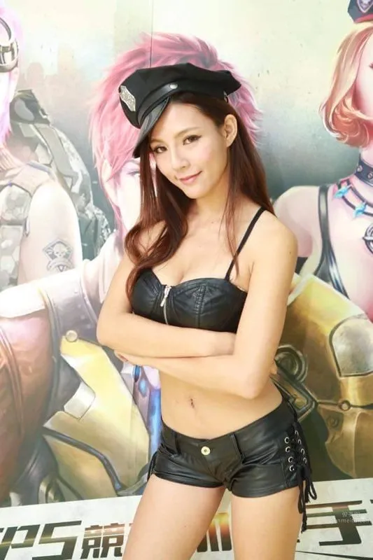 林思嘉Revy- 好美豔的高挑性感車模 33