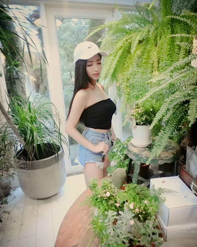 Cynthia Wang- 網紅代購超性感私房照 34