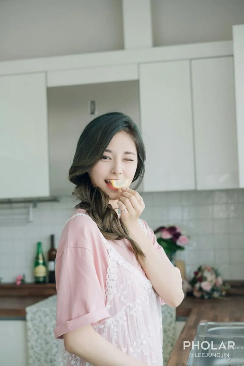 周子瑜- 《TWICE》周子瑜17歲了！青春寫真美圖賞 10