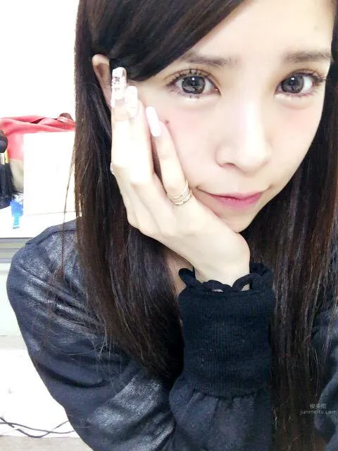 坂口杏裡- 天然美人維特生活照 4