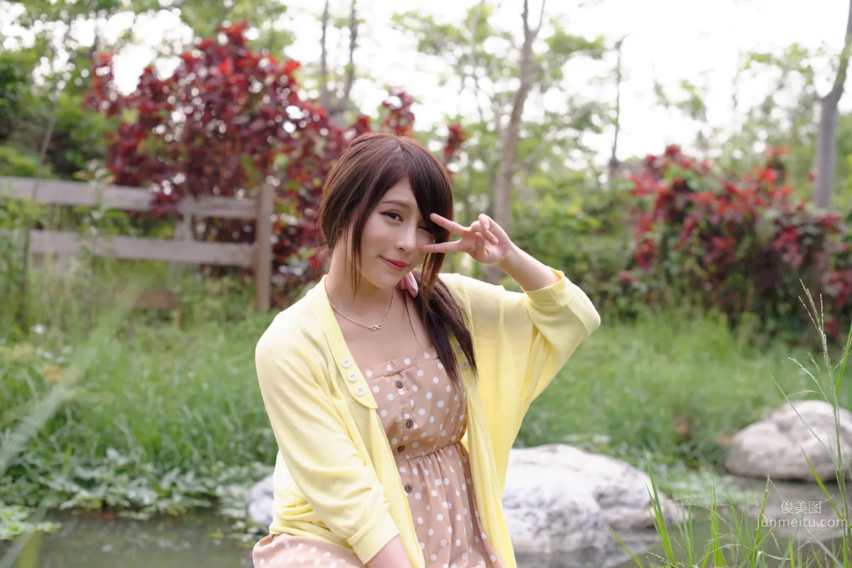 超跑女神大眼正妹张齐郡JULIE踏青外拍_97