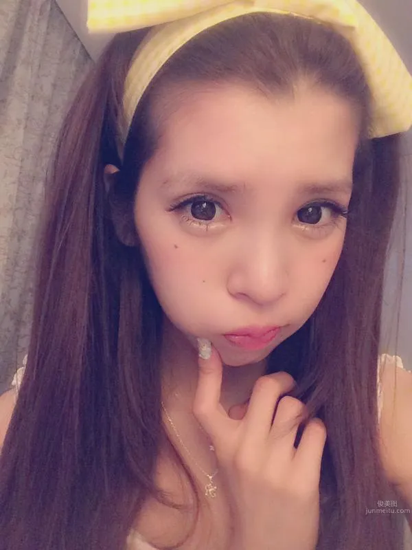 坂口杏裡- 天然美人維特生活照 5