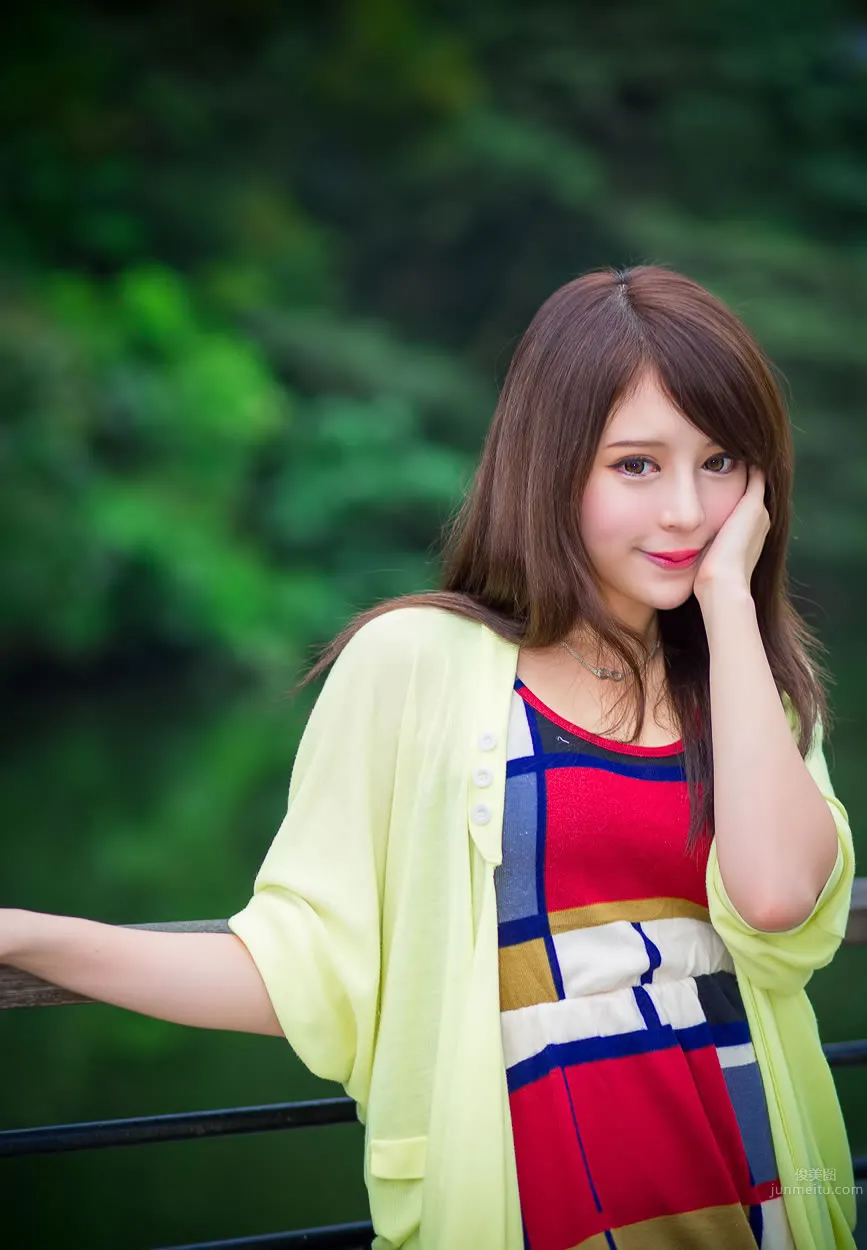 超跑女神大眼正妹张齐郡JULIE踏青外拍_146