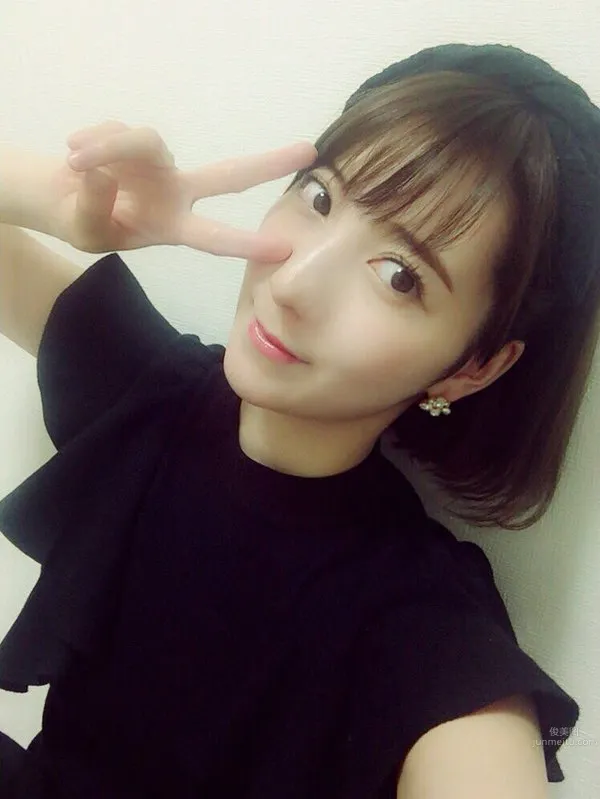 堀みづき- 短发美人迷人生活照_15
