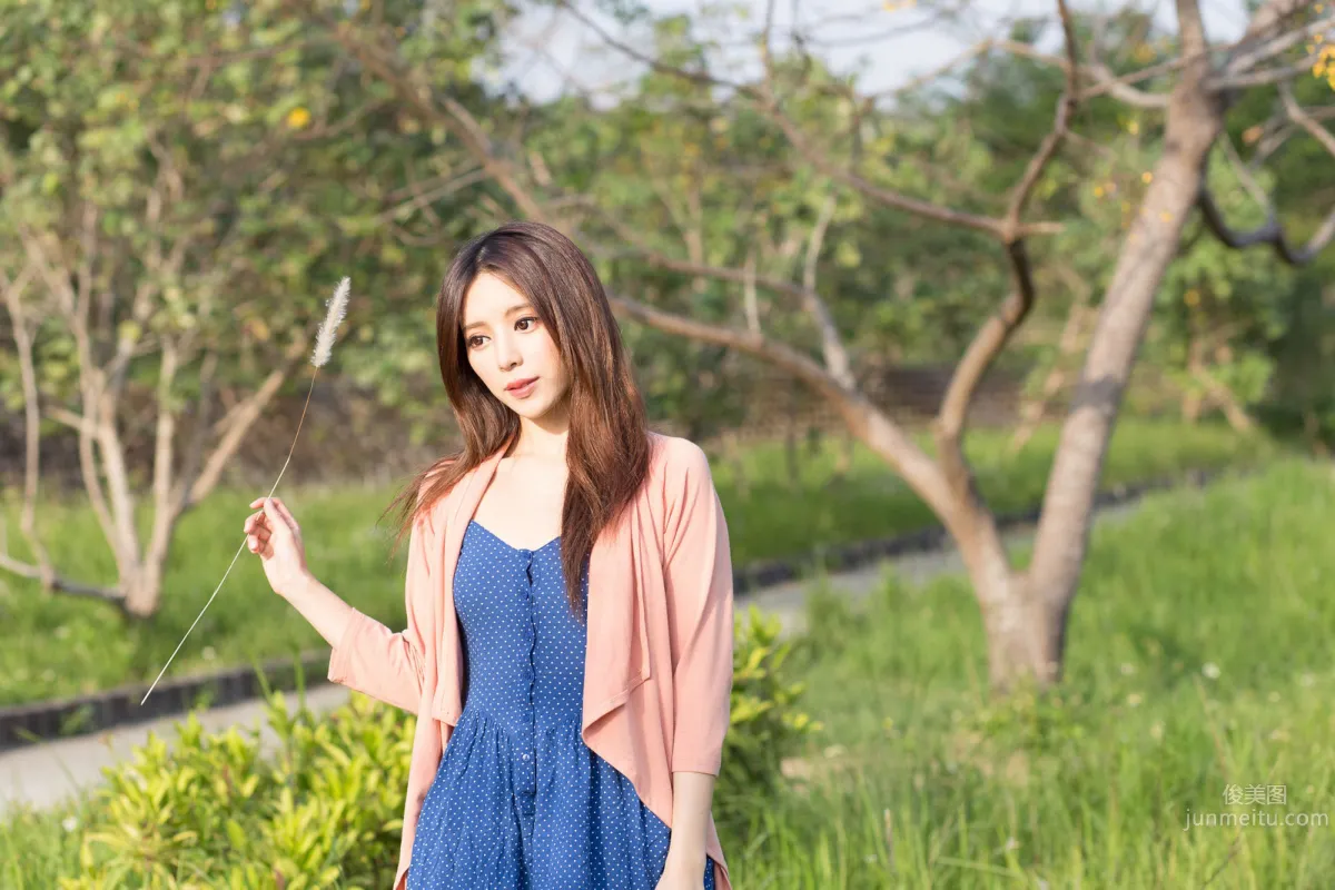 超跑女神大眼正妹张齐郡JULIE踏青外拍_137