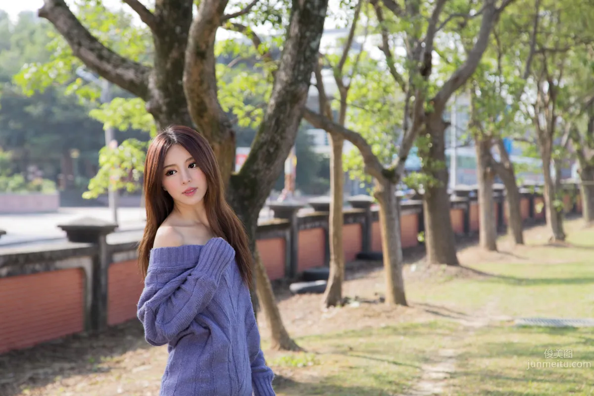 超跑女神大眼正妹张齐郡JULIE踏青外拍_12