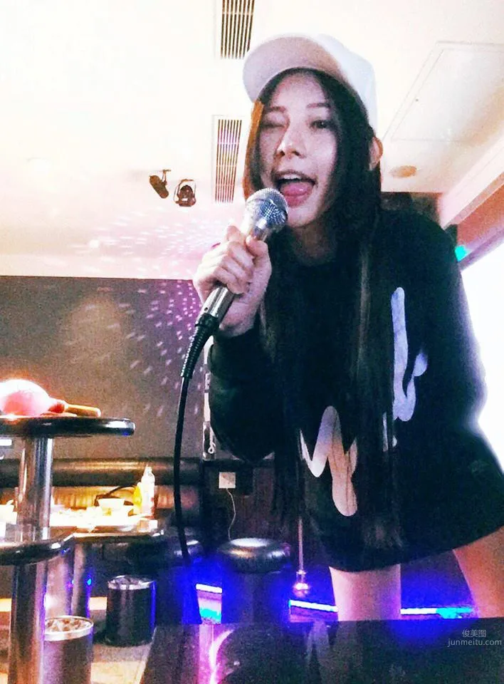 张香香- 网络女神美艳自拍照_11