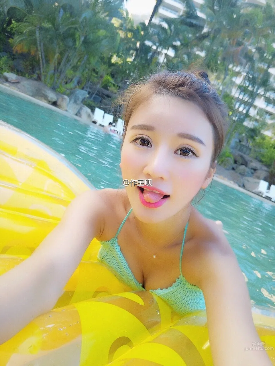 郏桢- 大眼妹子清新比基尼美圖 11