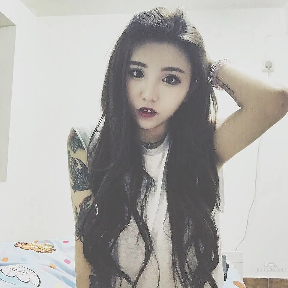 石希露Olga Shek- F級身材紋身女郎 11