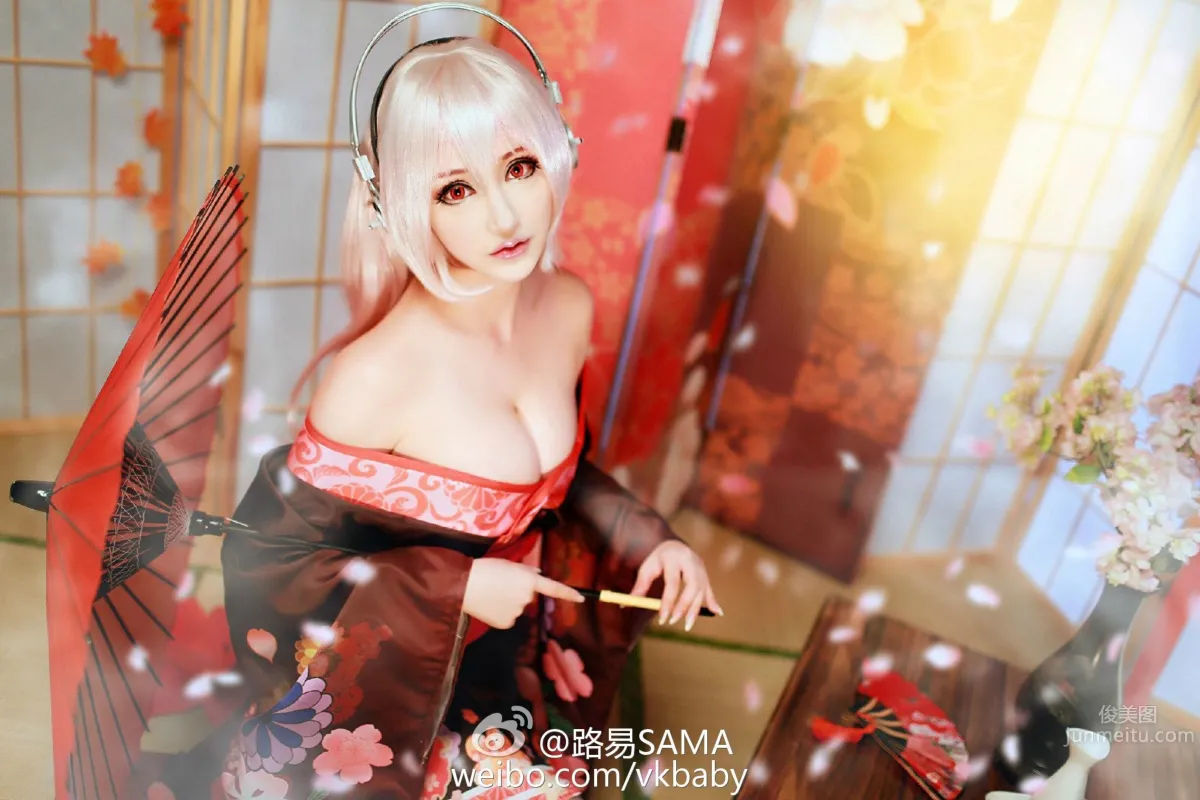 路易SAMA- 2016ChinaJoy微鲸展台SG 31