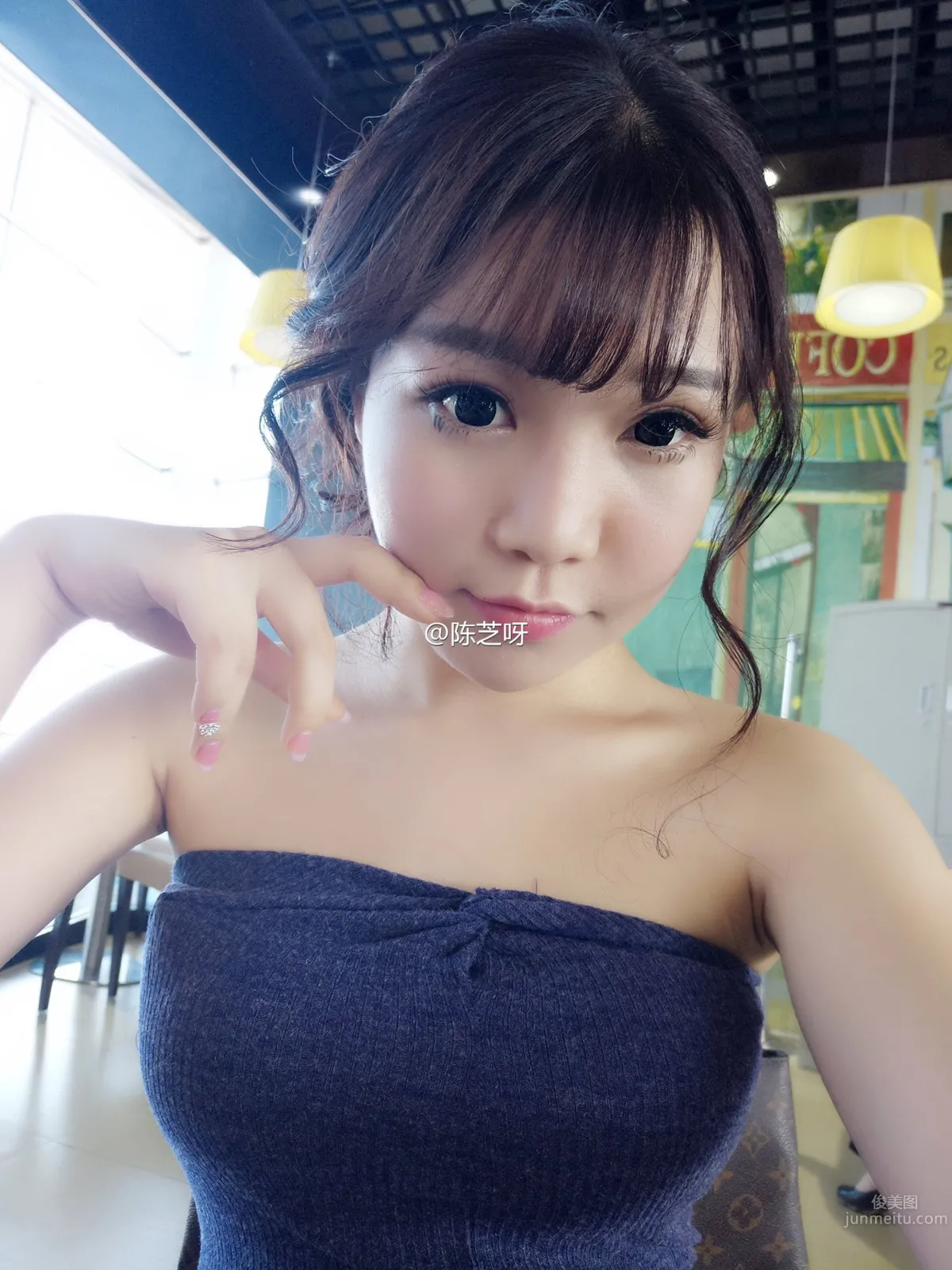 芝芝Booty- 俏皮女主播私房照 24