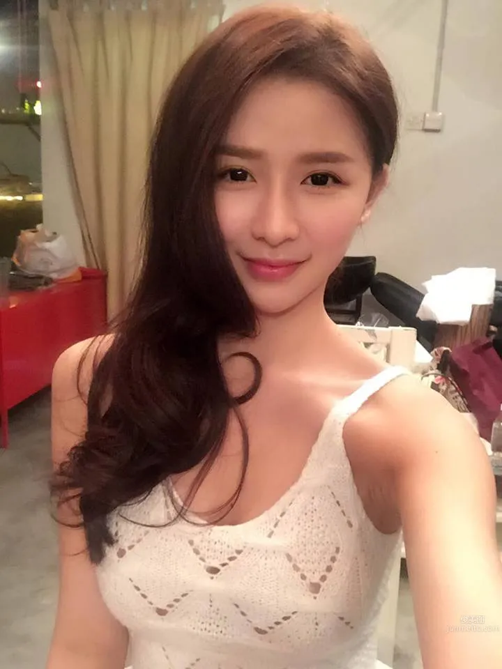 悠悠(Joeychua)- 大馬正妹化妝師有顔值也有胸～ 16