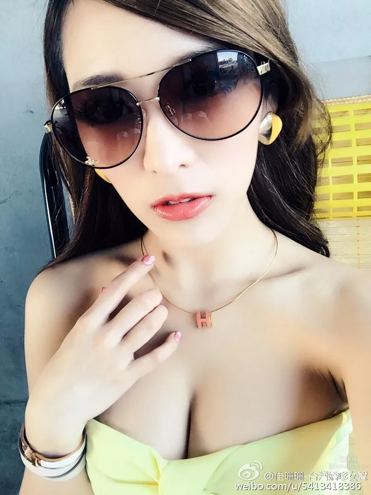 傲嬌甜心(佳珊珊)- 水汪汪的大眼正妹車模 18