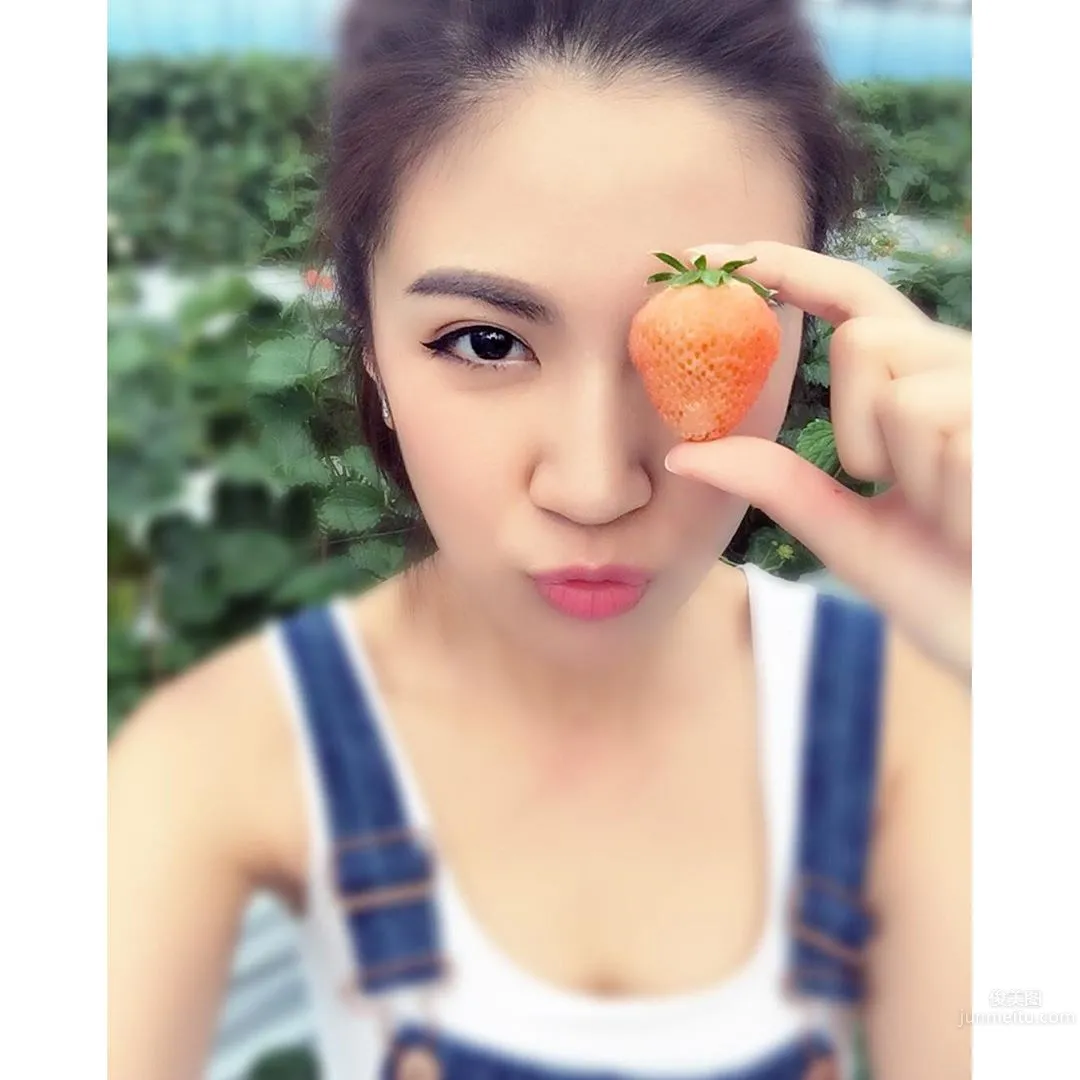餘逸思Yoshi Yu- 健身女模大秀好身材 15