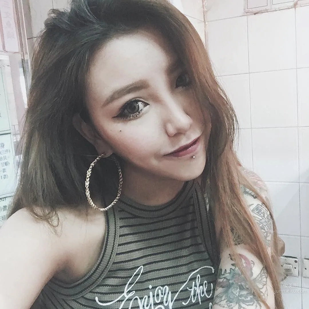 石希露Olga Shek- F級身材紋身女郎 17