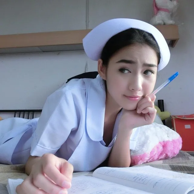 Namkhing Kanyapak- 最美護士的制服誘惑 20