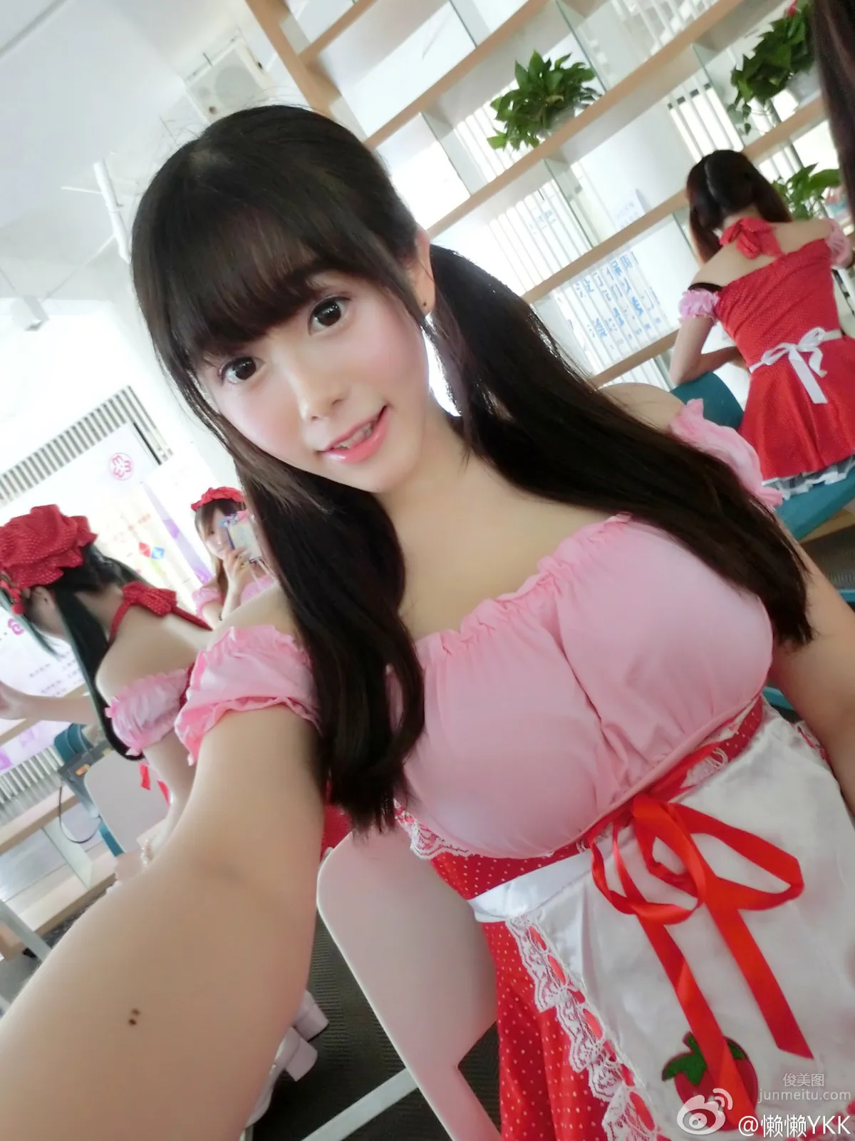 懶懶YKK- 2016ChinaJoy觸手TV展台主推SG 18