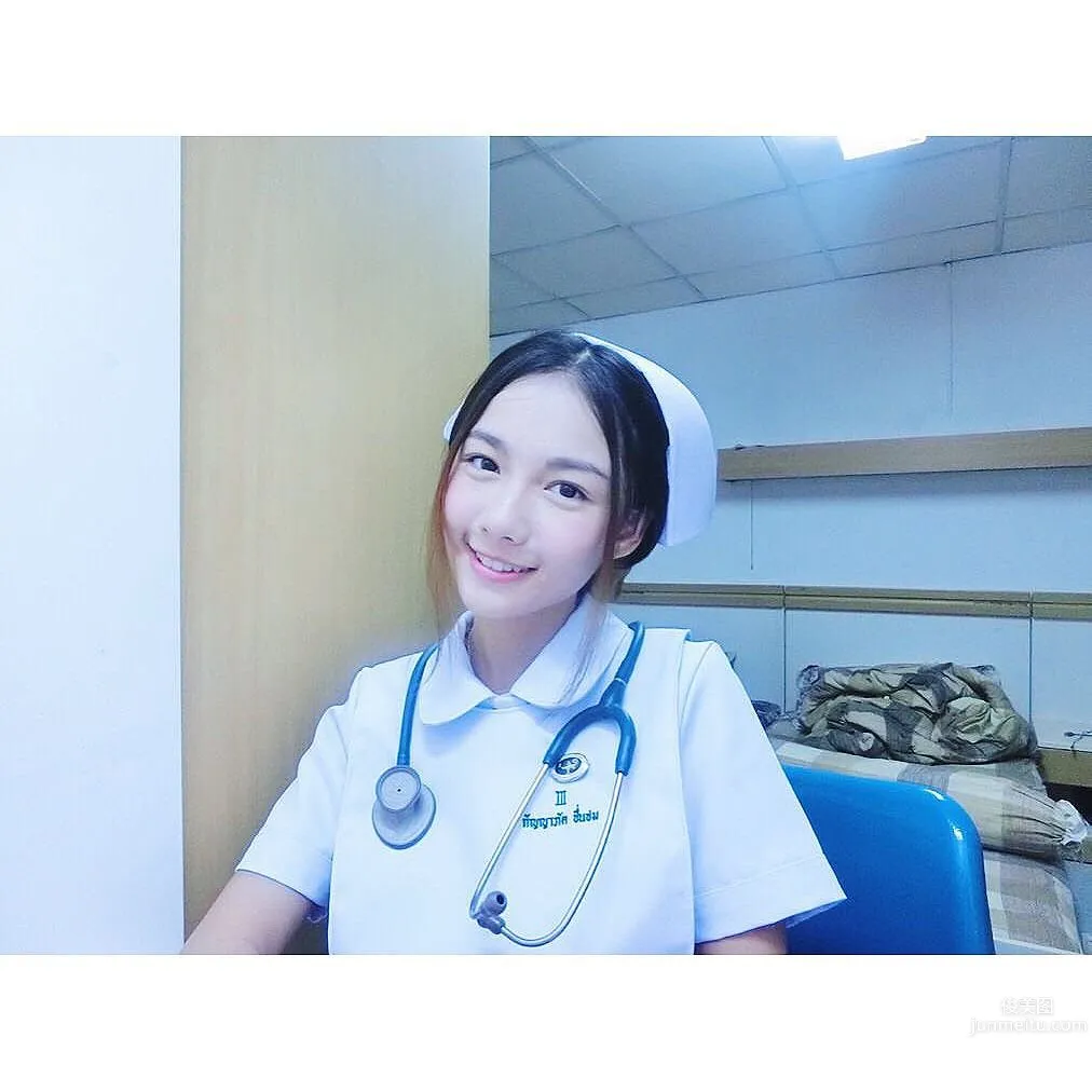 Namkhing Kanyapak- 最美護士的制服誘惑 7