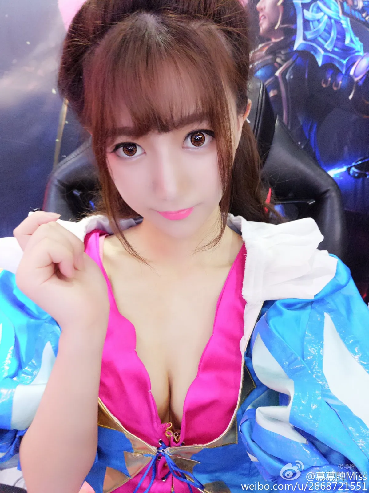 盛甯甯- ChinaJoy 2016 網龍展台SG 6