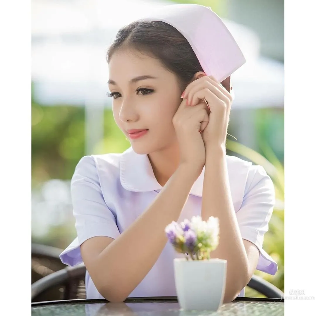 Namkhing Kanyapak- 最美護士的制服誘惑 19