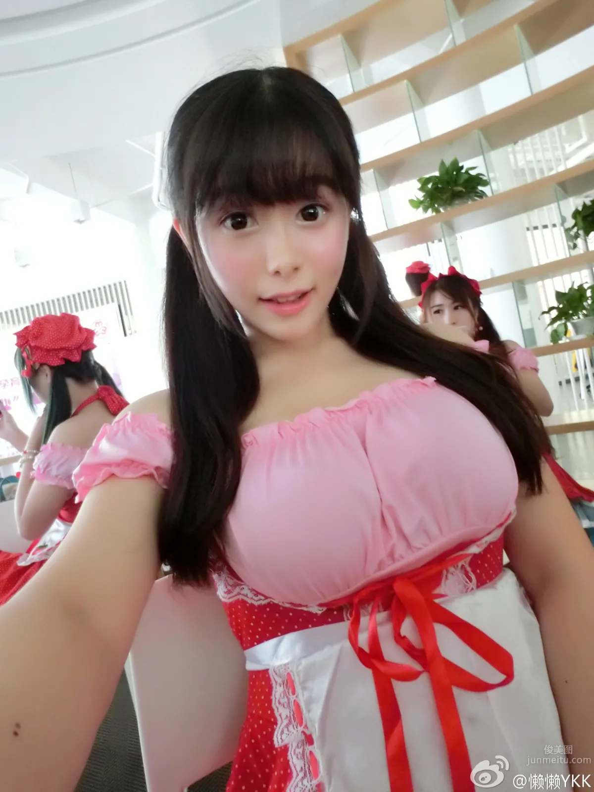 懶懶YKK- 2016ChinaJoy觸手TV展台主推SG 22