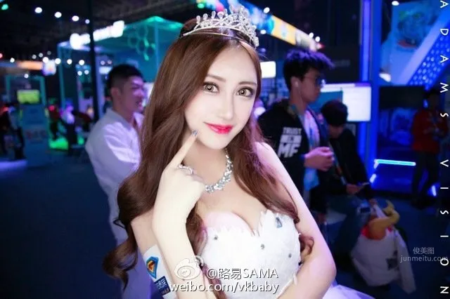 路易SAMA- 2016ChinaJoy微鲸展台SG 18