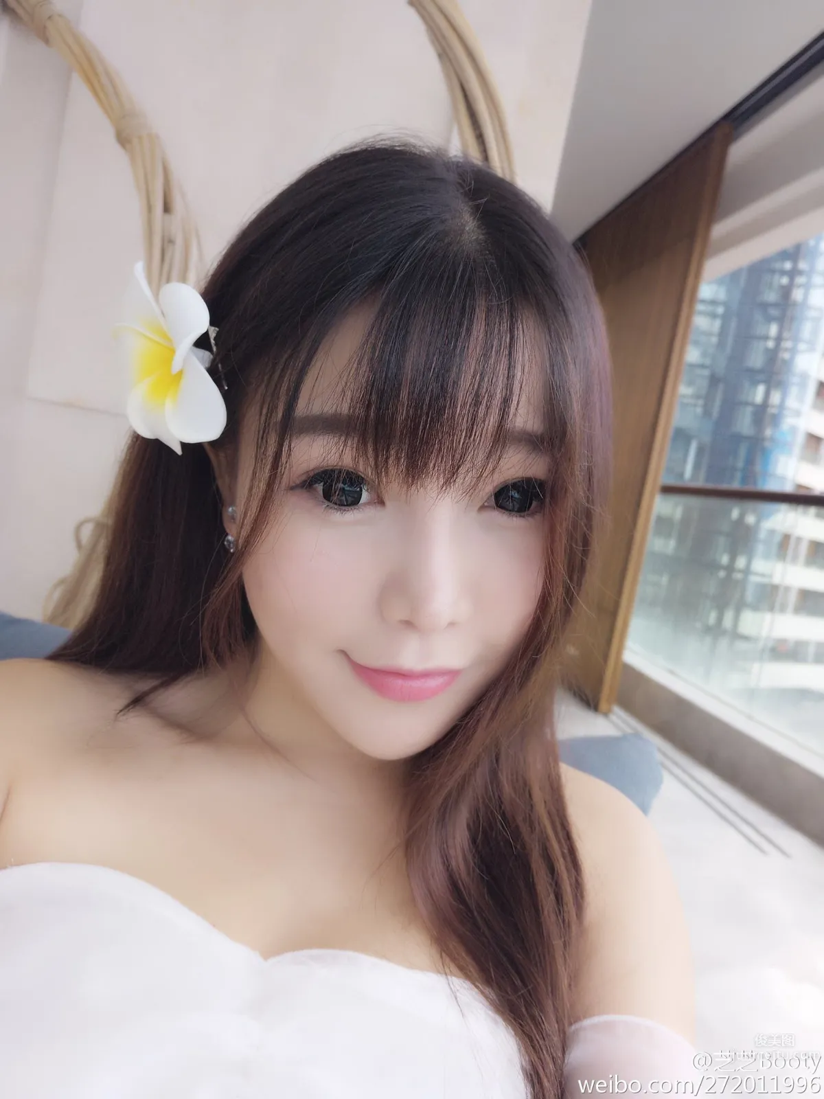 芝芝Booty- 俏皮女主播私房照 3