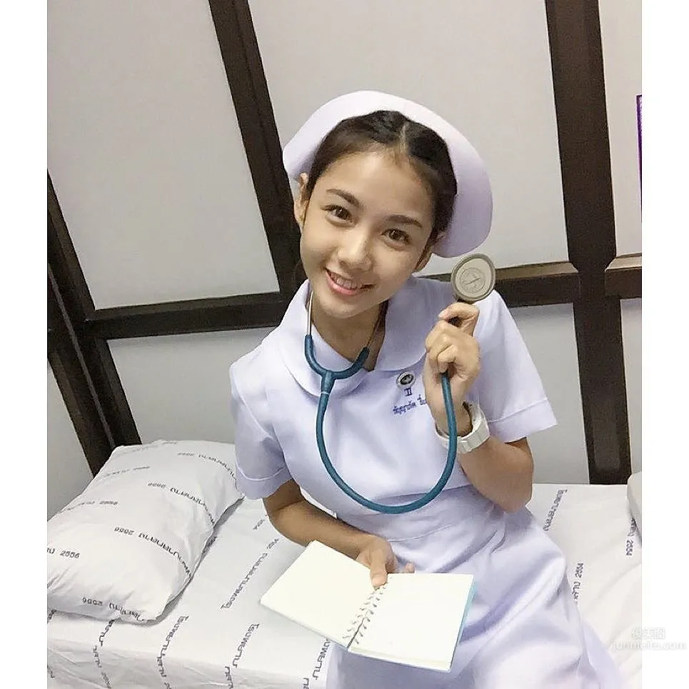 Namkhing Kanyapak- 最美護士的制服誘惑 4