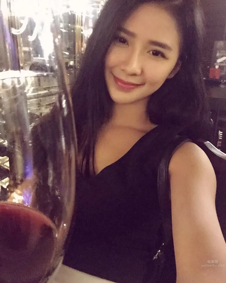 悠悠(Joeychua)- 大馬正妹化妝師有顔值也有胸～ 13
