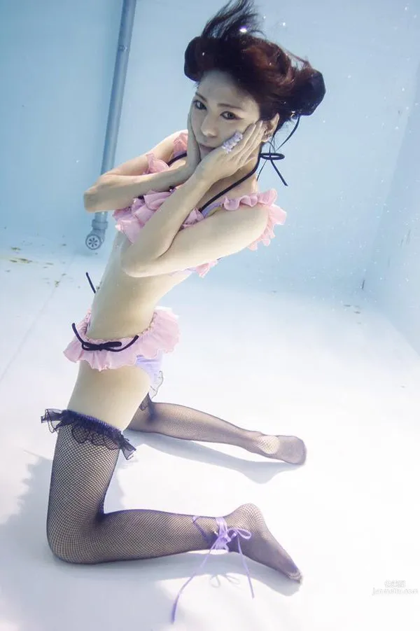 真缟花栗鼠- 骨感美人私房寫真 20