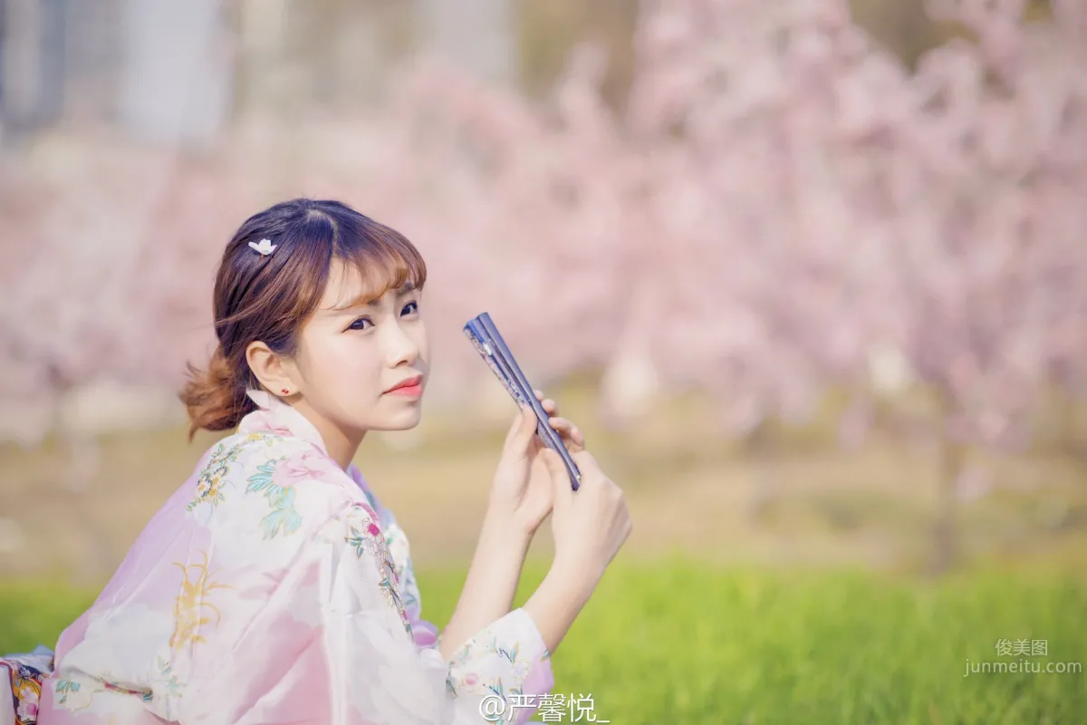 嚴馨悅- 2016ChinaJoy360展台SG 11