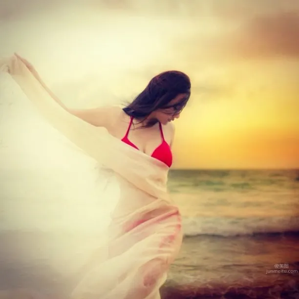 Katrina劉娜- 一輯泳裝相讓你記住她的「大馬正妹」 27
