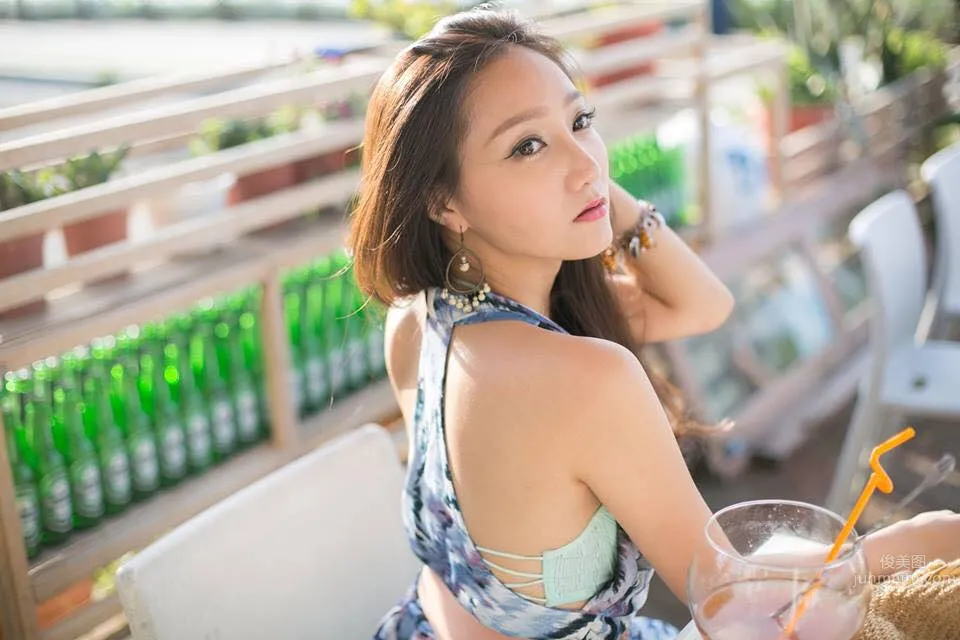 陳逸婕Tina- 32C長腿車模私房照 19