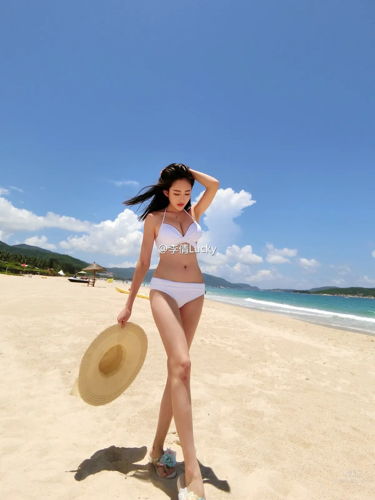 李倩Lucky- 比基尼美照實在誘人 16