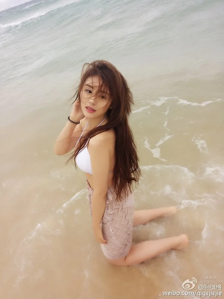 鬥魚主播張琪格～超完美比基尼福利美圖 6