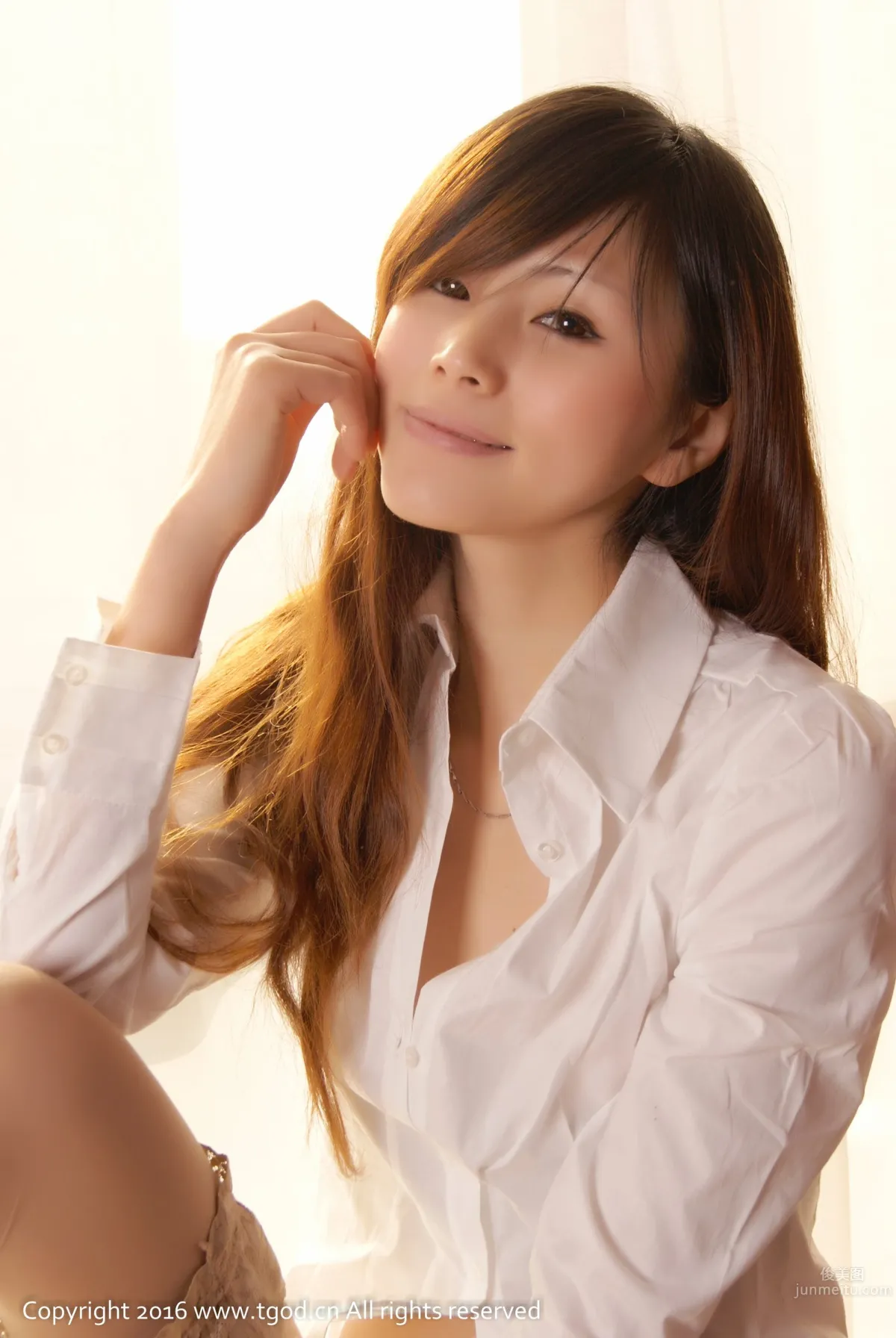 yoyo- [TGOD推女神] 白色衬衣素颜美_4